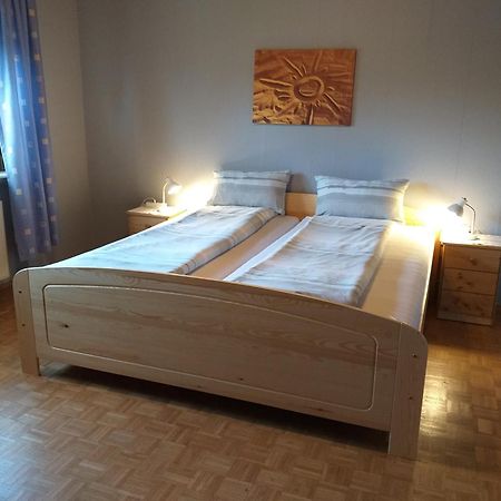 Apartment Zwei Schlafzimmer- Betten In Komforthoehe Baumholder Buitenkant foto
