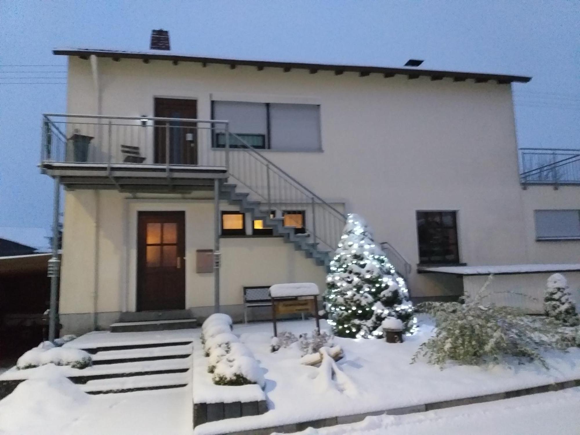 Apartment Zwei Schlafzimmer- Betten In Komforthoehe Baumholder Buitenkant foto