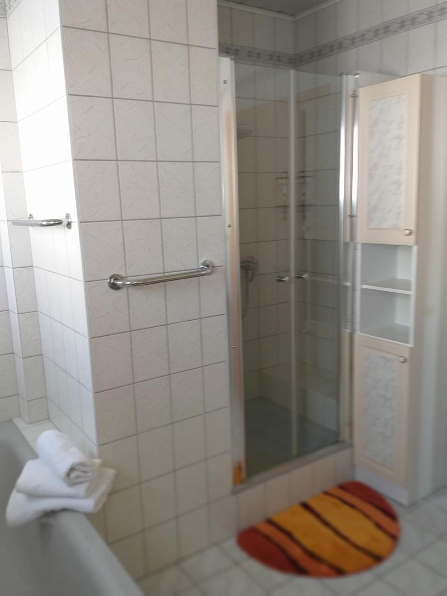 Apartment Zwei Schlafzimmer- Betten In Komforthoehe Baumholder Buitenkant foto