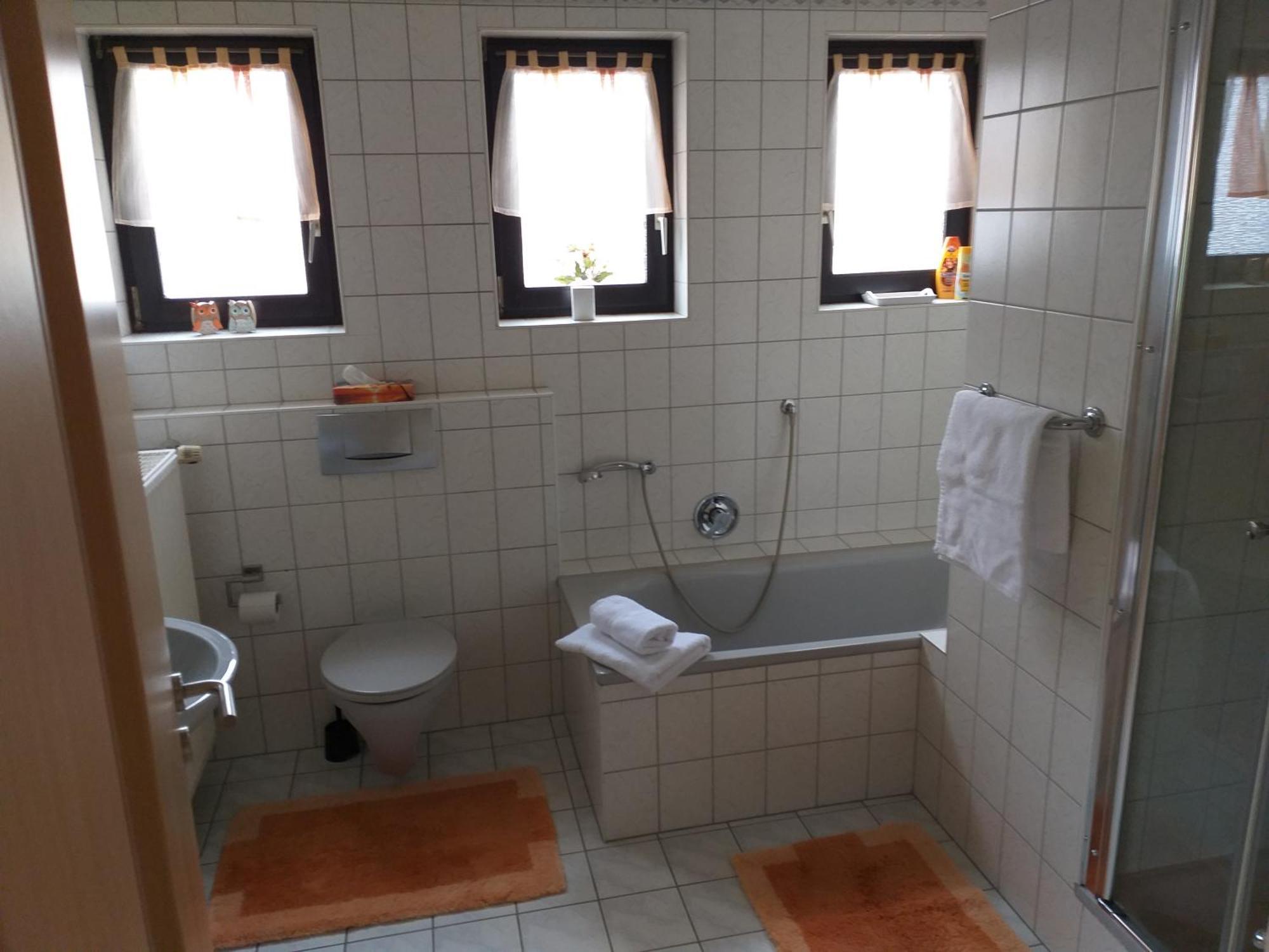 Apartment Zwei Schlafzimmer- Betten In Komforthoehe Baumholder Buitenkant foto