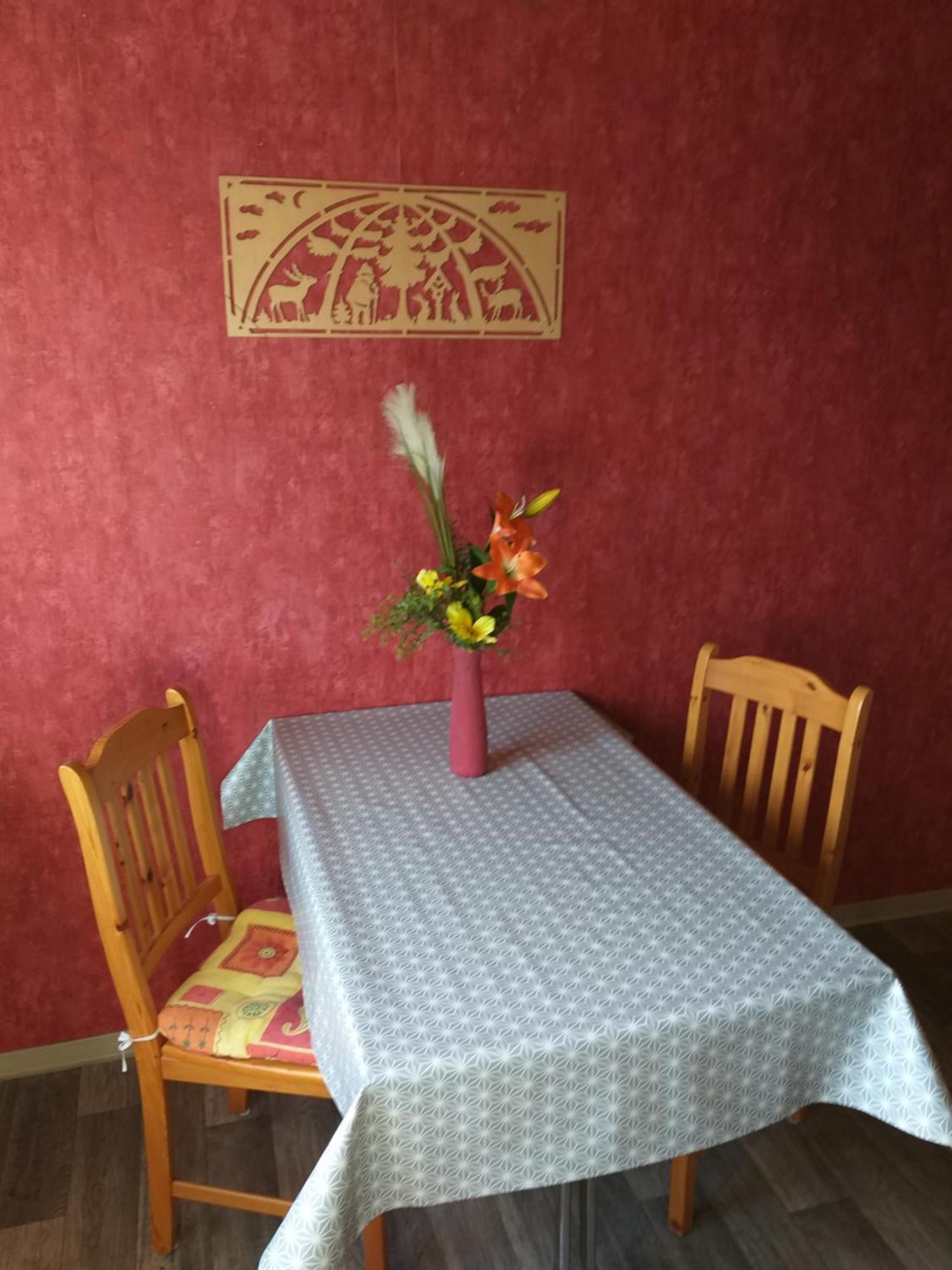 Apartment Zwei Schlafzimmer- Betten In Komforthoehe Baumholder Buitenkant foto